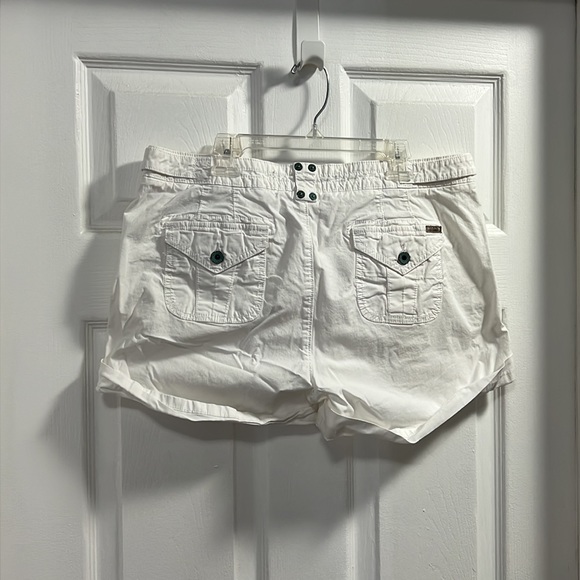 Guess shorts - Picture 2 of 2